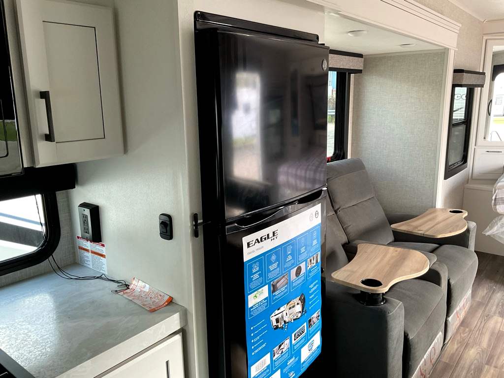 2025 JAYCO Eagle 230 MLCS HT - Image 17