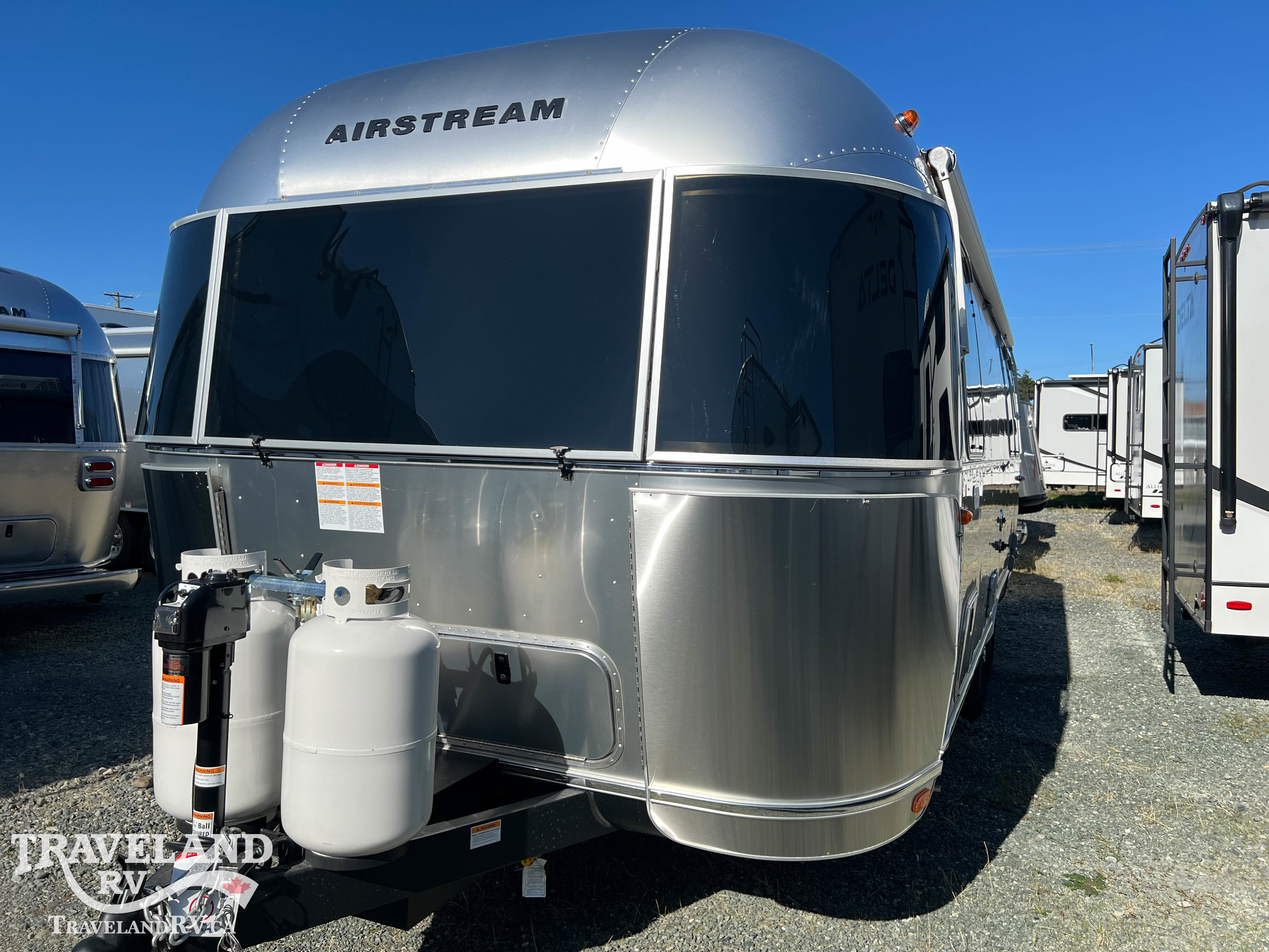 2026 Airstream Flying Cloud 25FB - Image 3