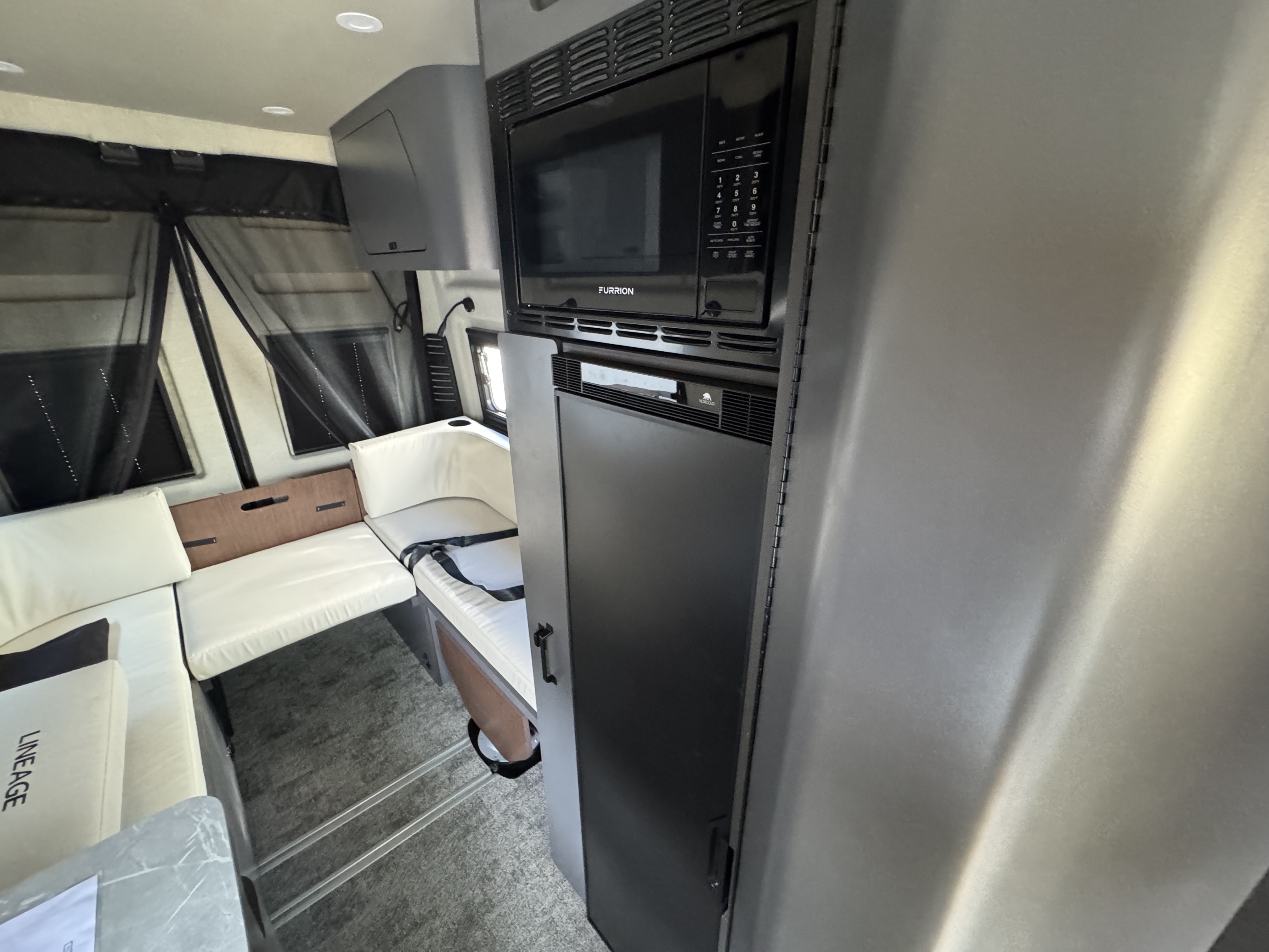 2027 GRAND DESIGN LINEAGE SERIESVP LVP2 - Image 21