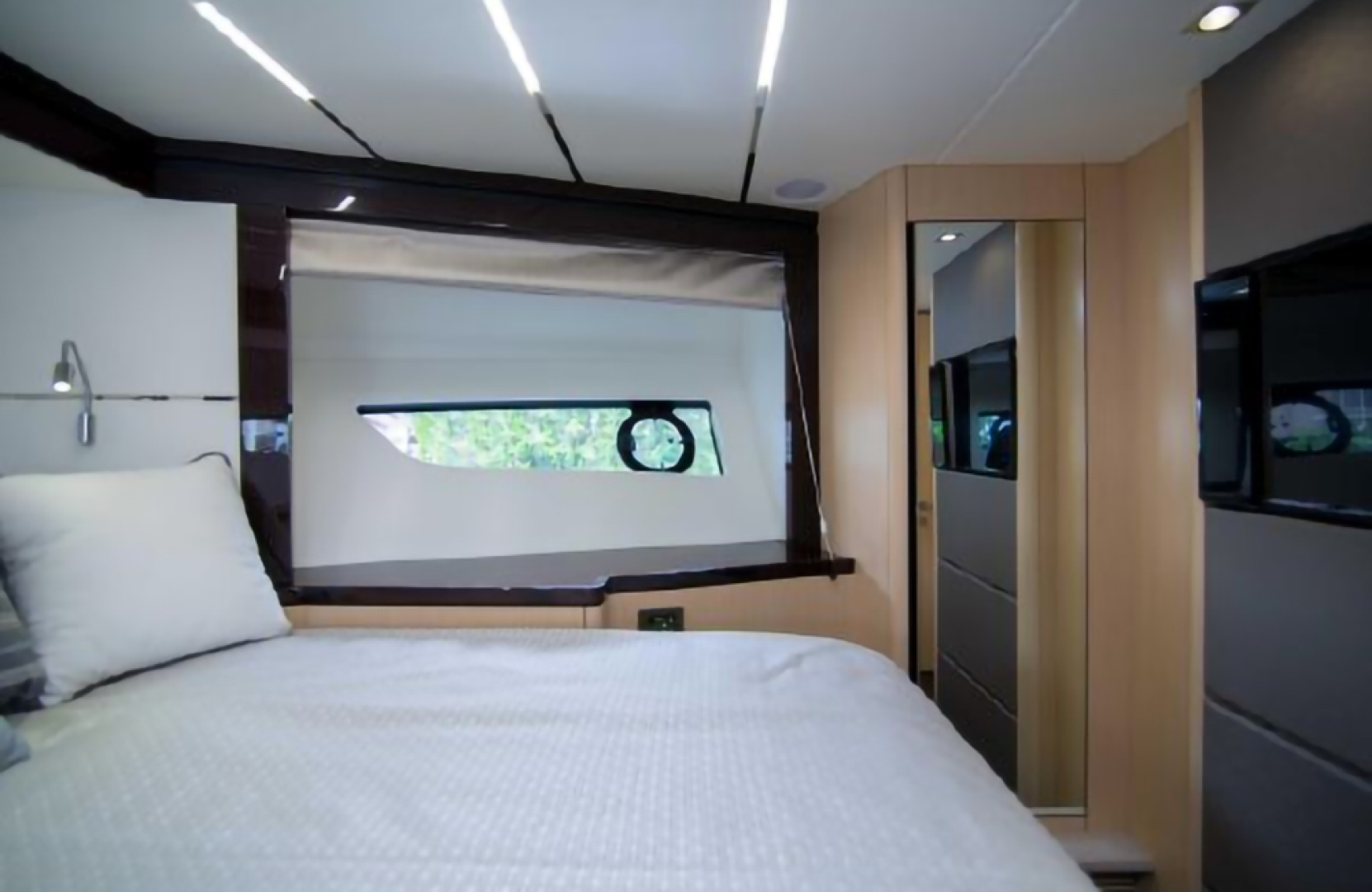 2018 Sunseeker Predator - Image 36