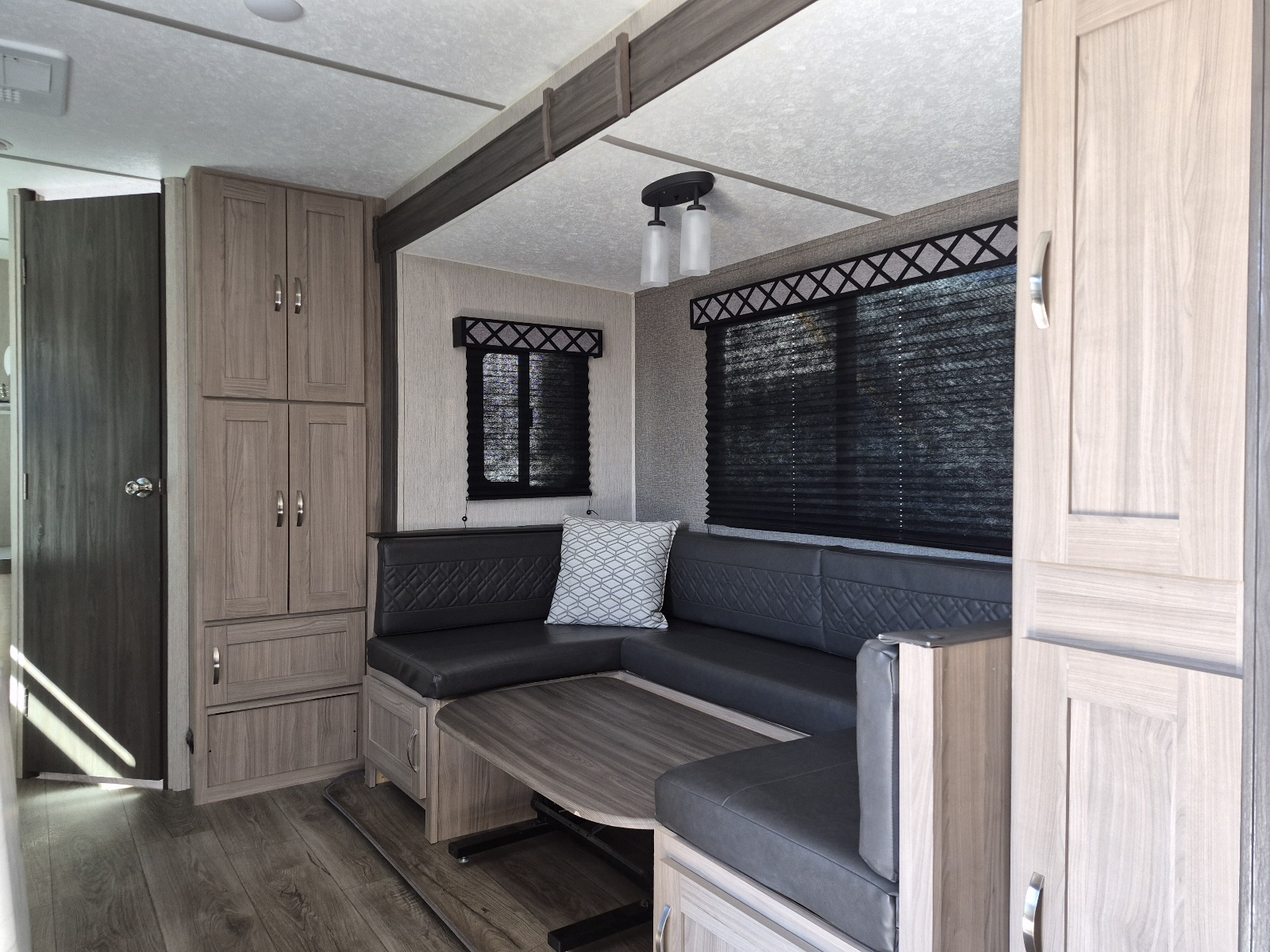 2021 Coachmen Freedom Express Ultra Lite 238BHS - Image 5