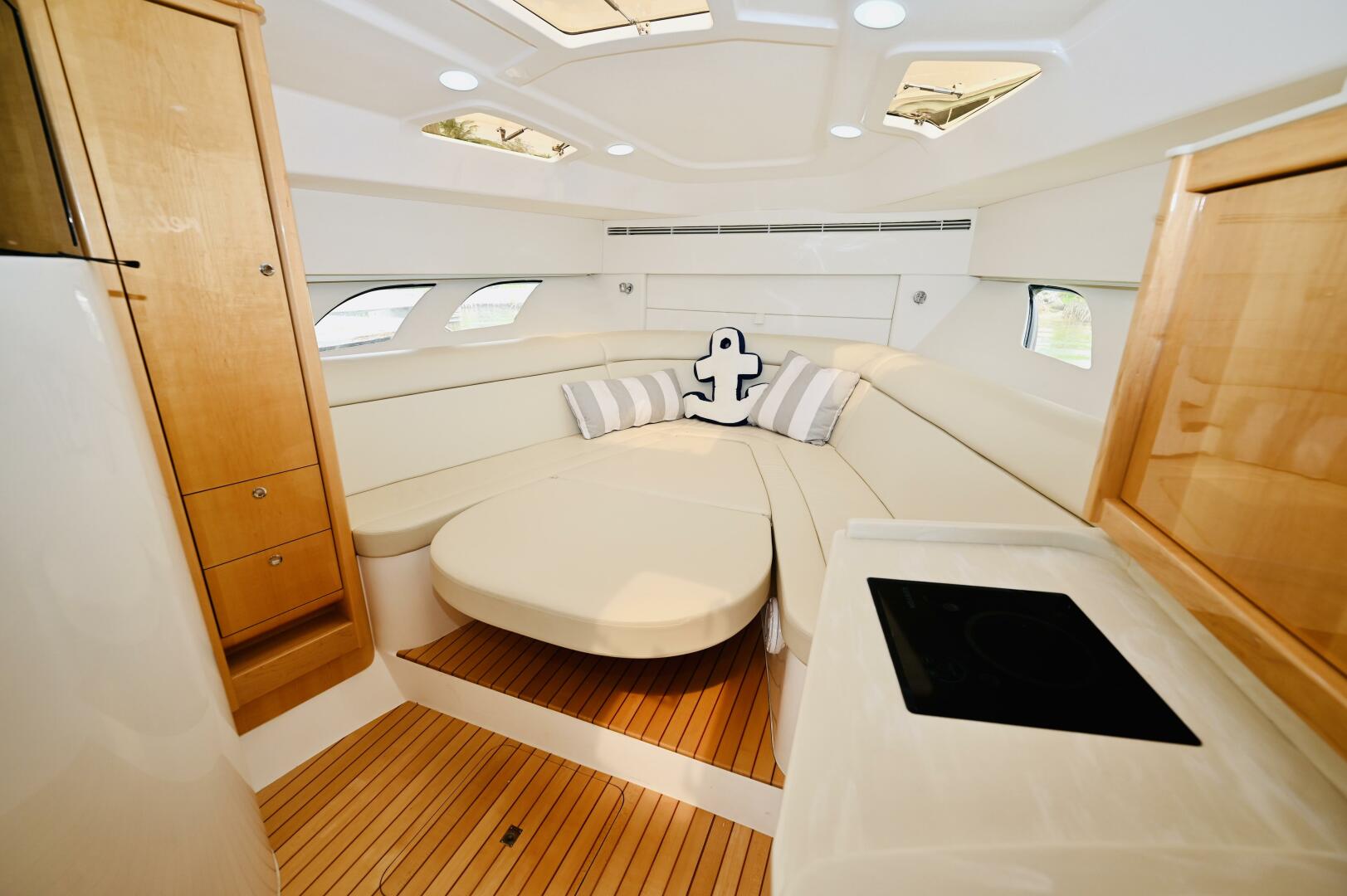 2019 Intrepid 475 Sport Yacht - Image 19