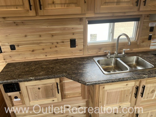 2027 ICE CASTLE RV EXTREME 8X26 - Image 10