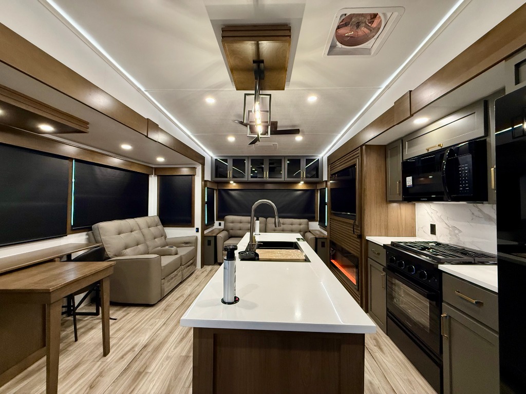 2026 High Country 290RL - Image 13