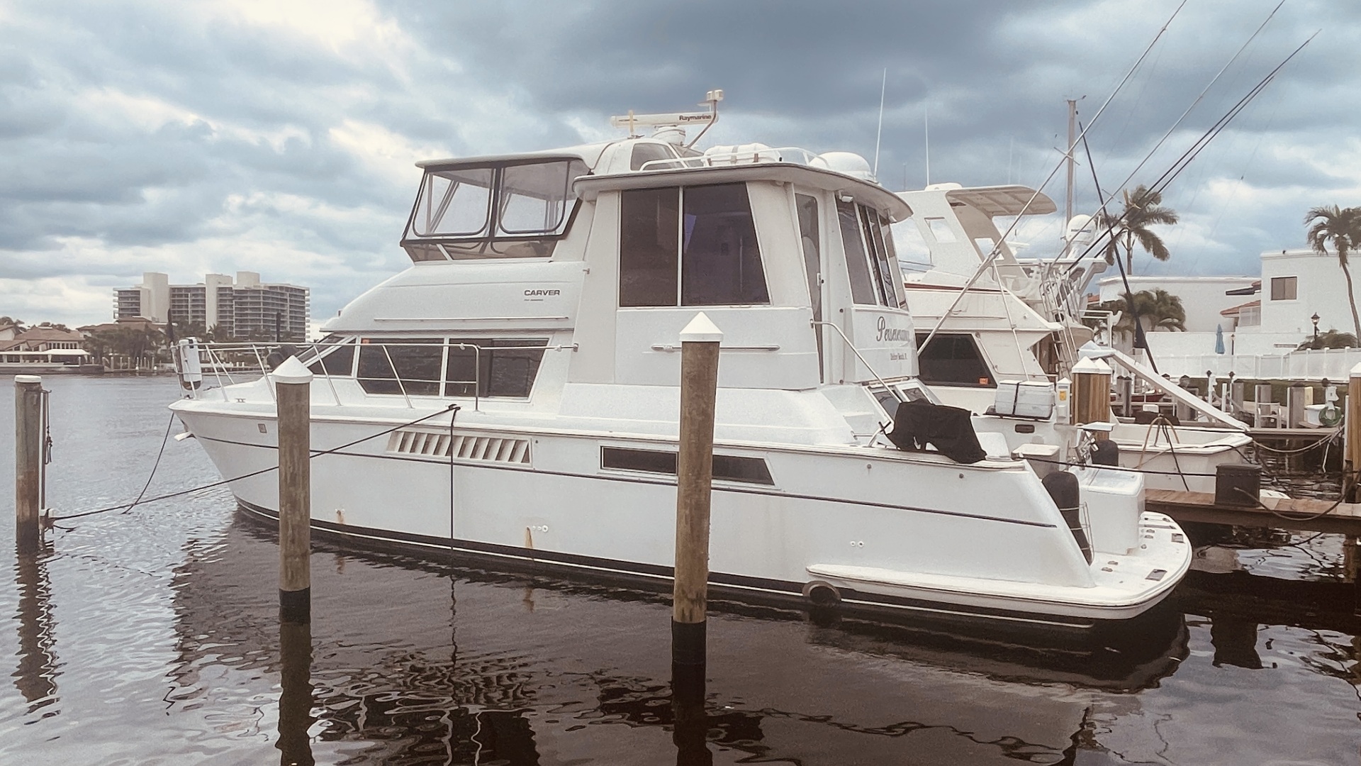 1997 CARVER YACHTS 500 COCKPIT MY - Image 9