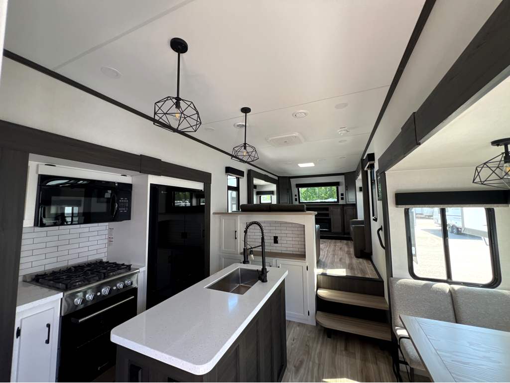 2026 VENTURE RV SPORTTREK 365VFL - Image 5