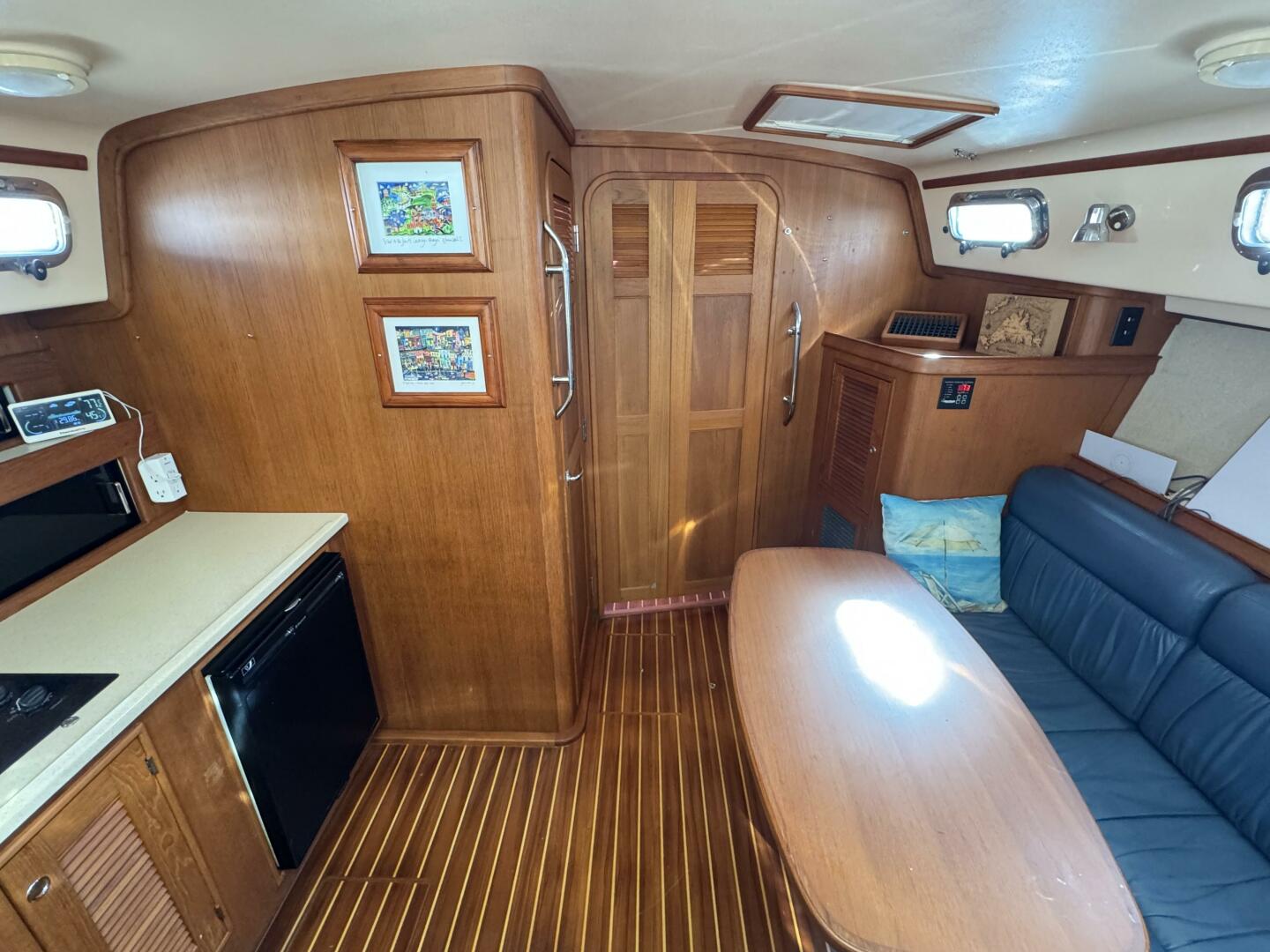 2004 Island Packet 360 Hardtop Express Cruiser - Image 13