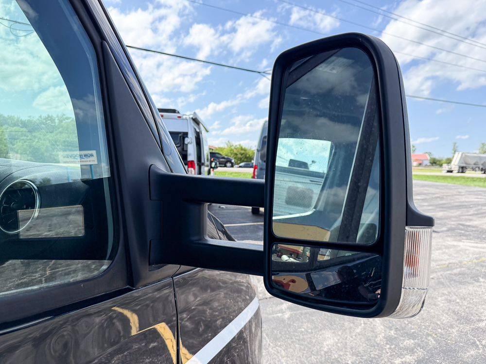 2025 THOR MOTORCOACH 24TT - Image 18