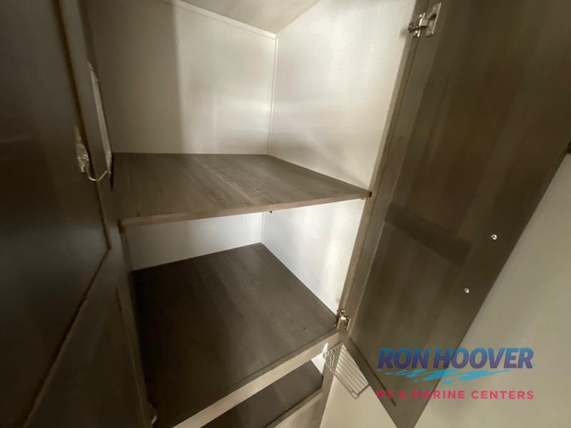 2022 KEYSTONE 33RLI - Image 25