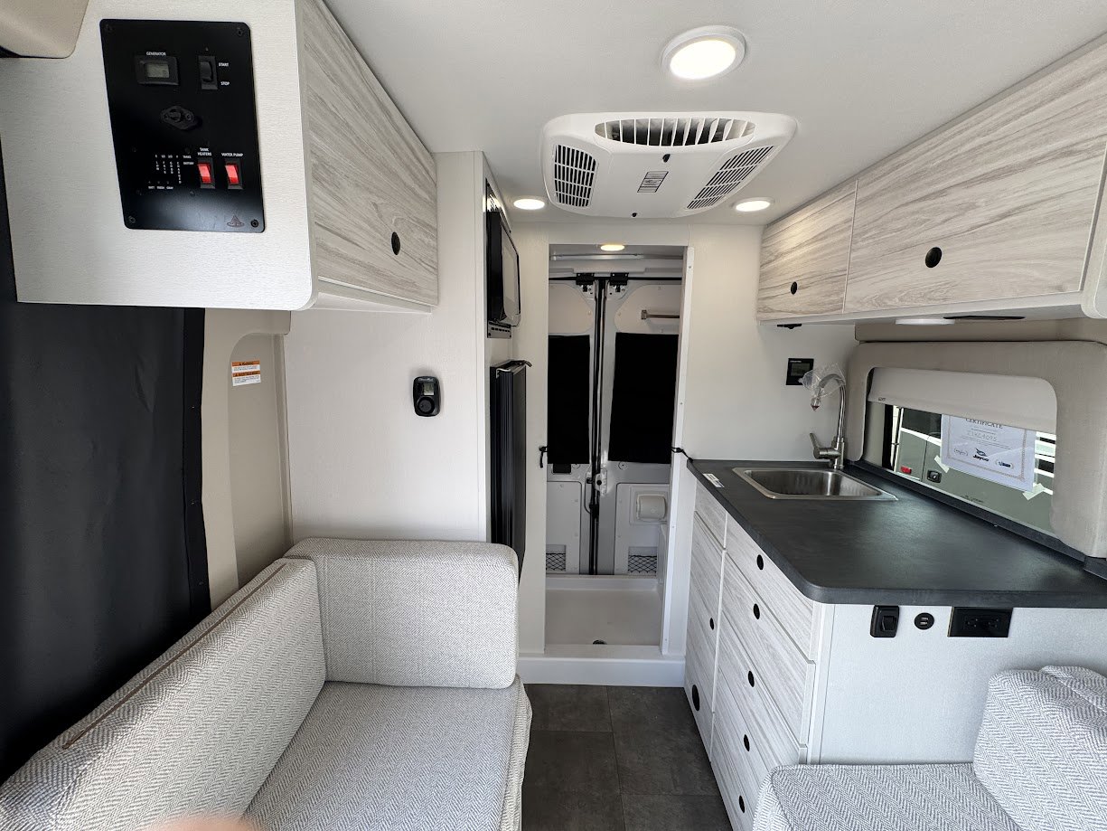 2026 JAYCO COMET 18C - Image 9