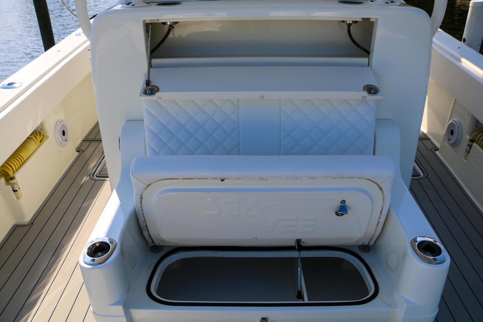 2016 SeaVee 390Z - Image 8
