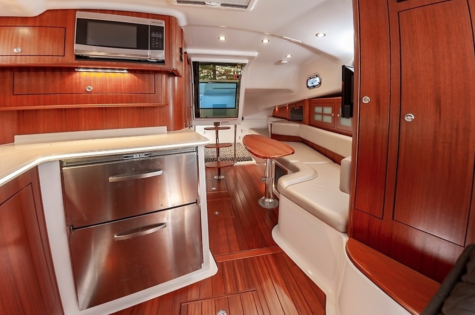 2015 PURSUIT 385 OS Base - Image 30