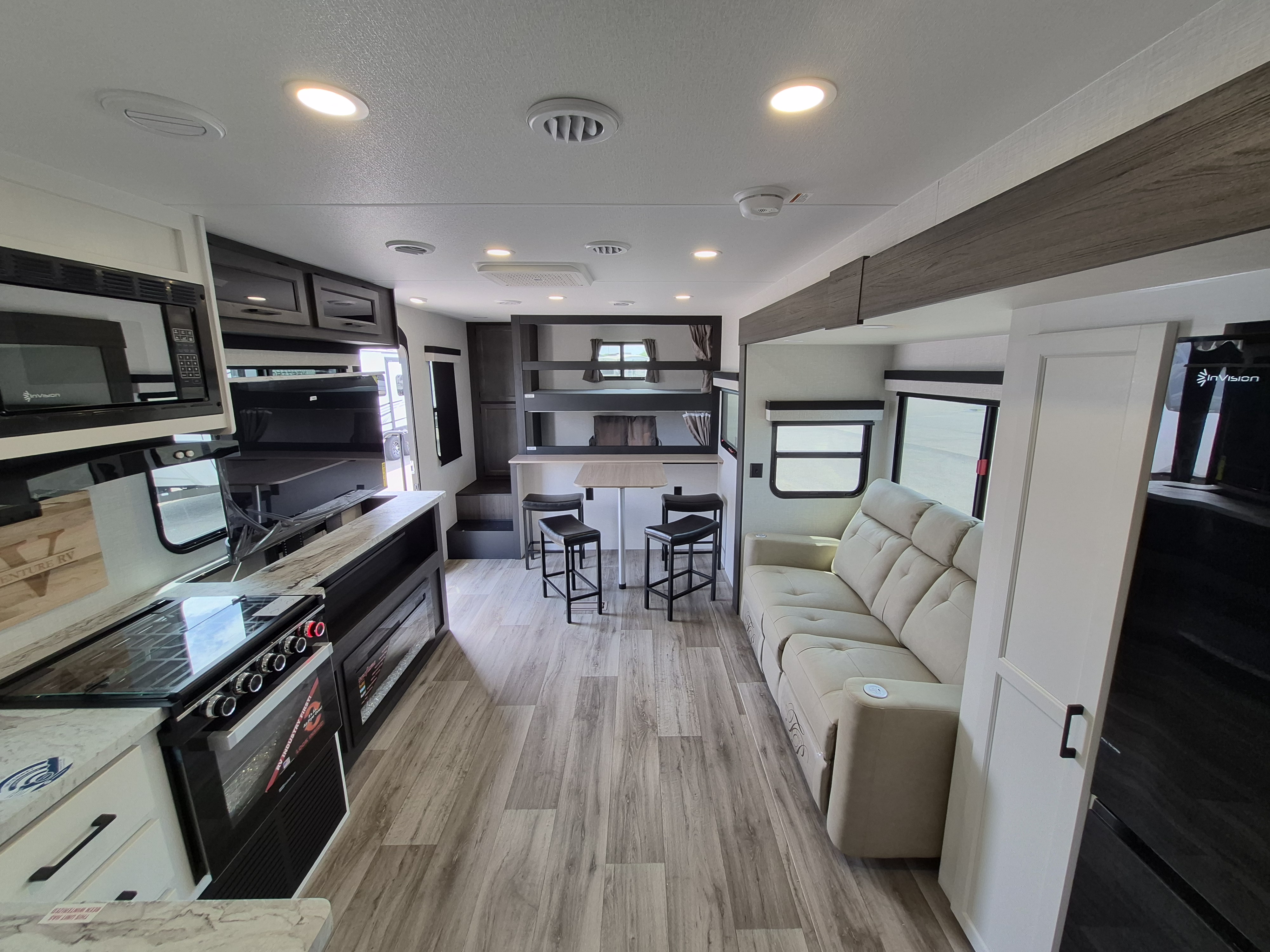 2026 VENTURE RV SPORTTREK 271VBH - Image 9