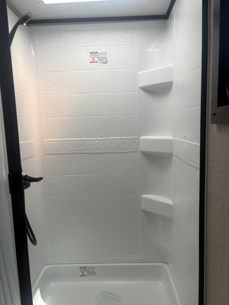 2023 Jayco Jay Feather 24BH - Image 21