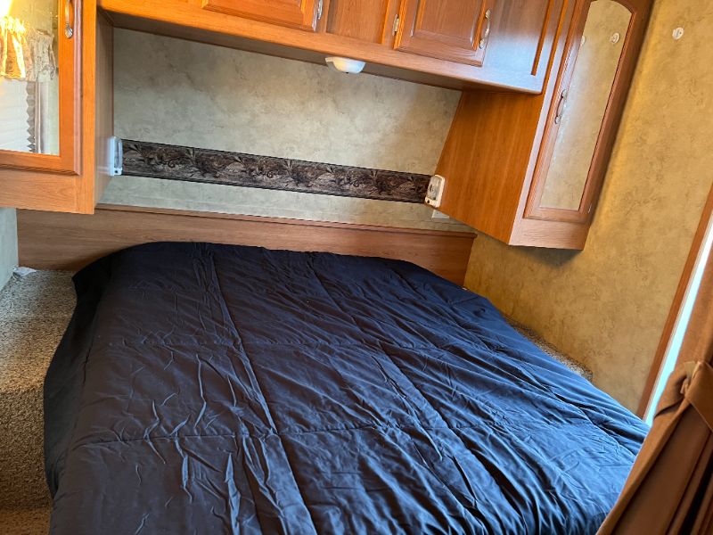 2008 Keystone Cougar 268RLS - Image 12