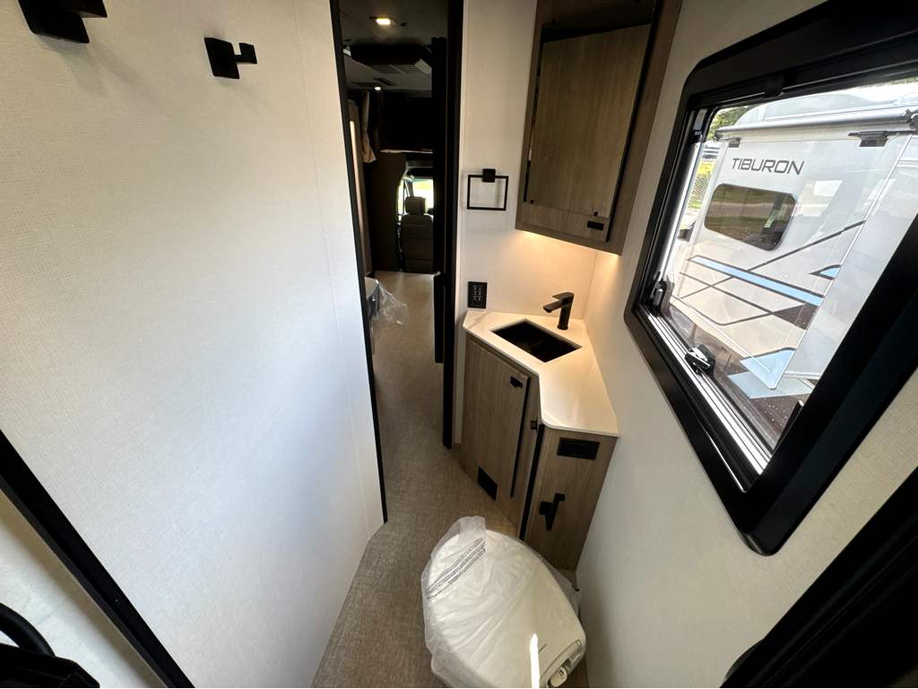 2027 Grand Design Lineage Series M 25FW - Image 15
