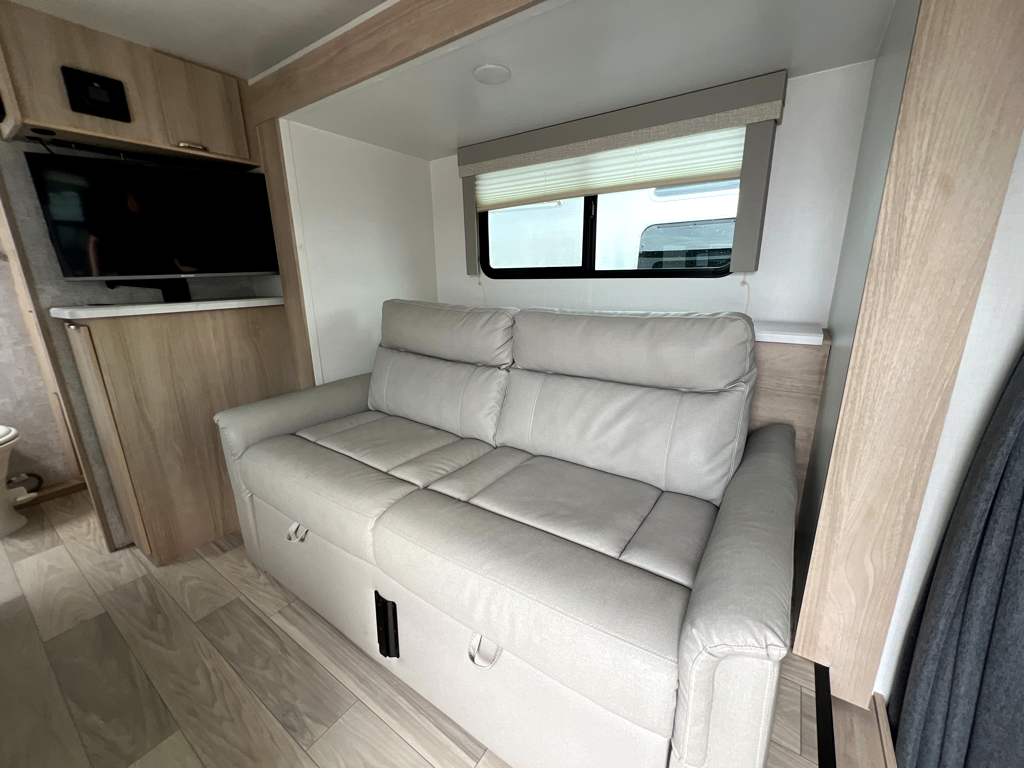 2024 WINNEBAGO MINNIE WINNIE 2108FBS - Image 6