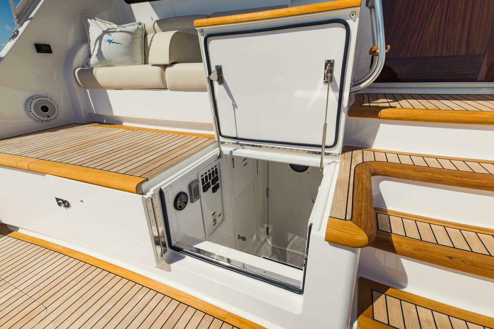 2020 Viking 72 Enclosed Bridge - Image 46