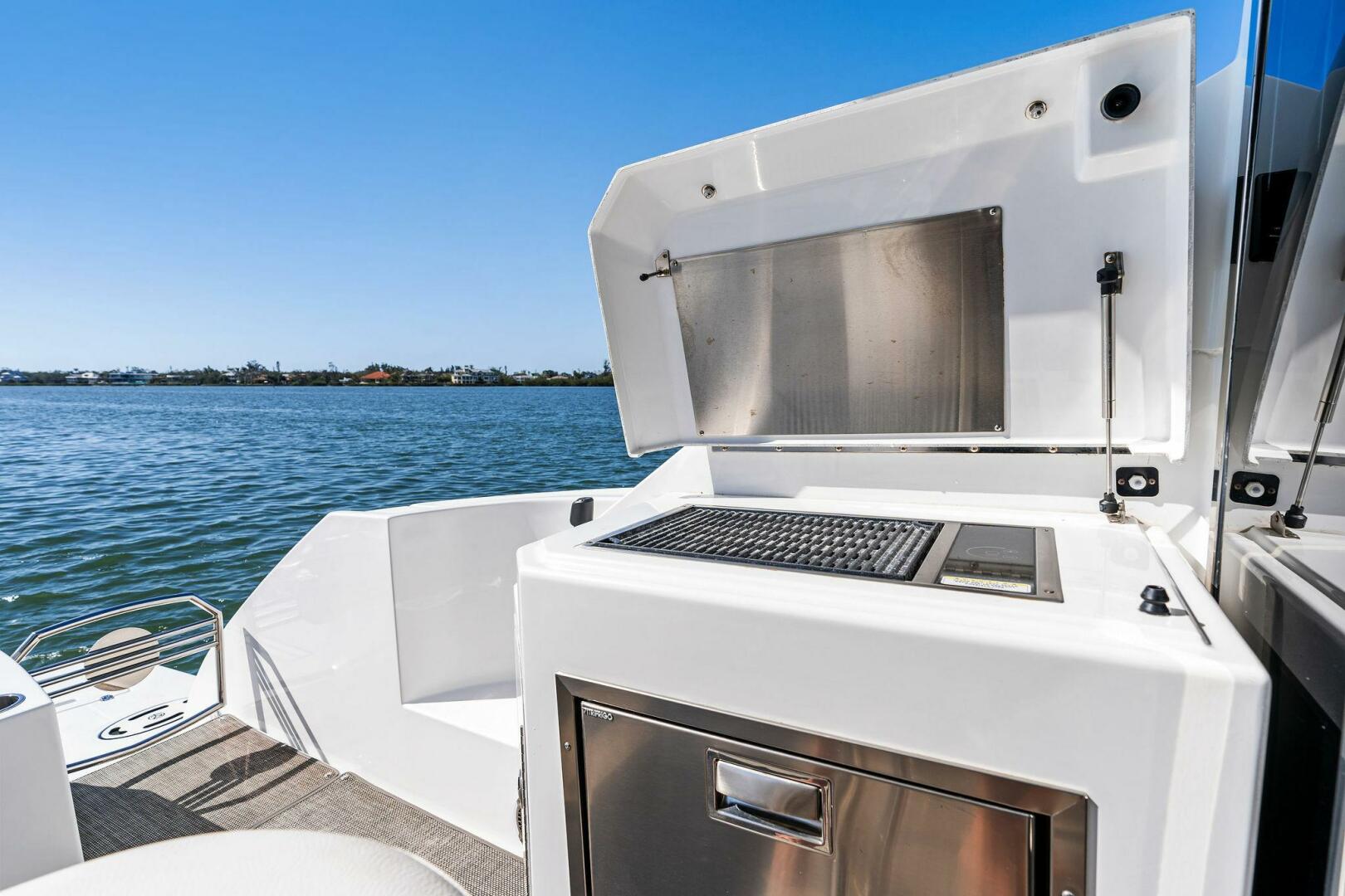 2019 Cruisers Yachts 45 Cantius - Image 21