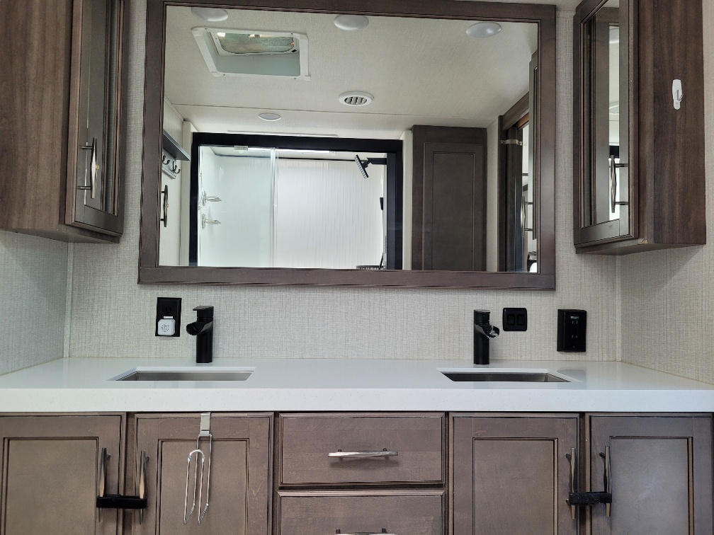 2022 Grand Design Solitude 390RK - Image 19