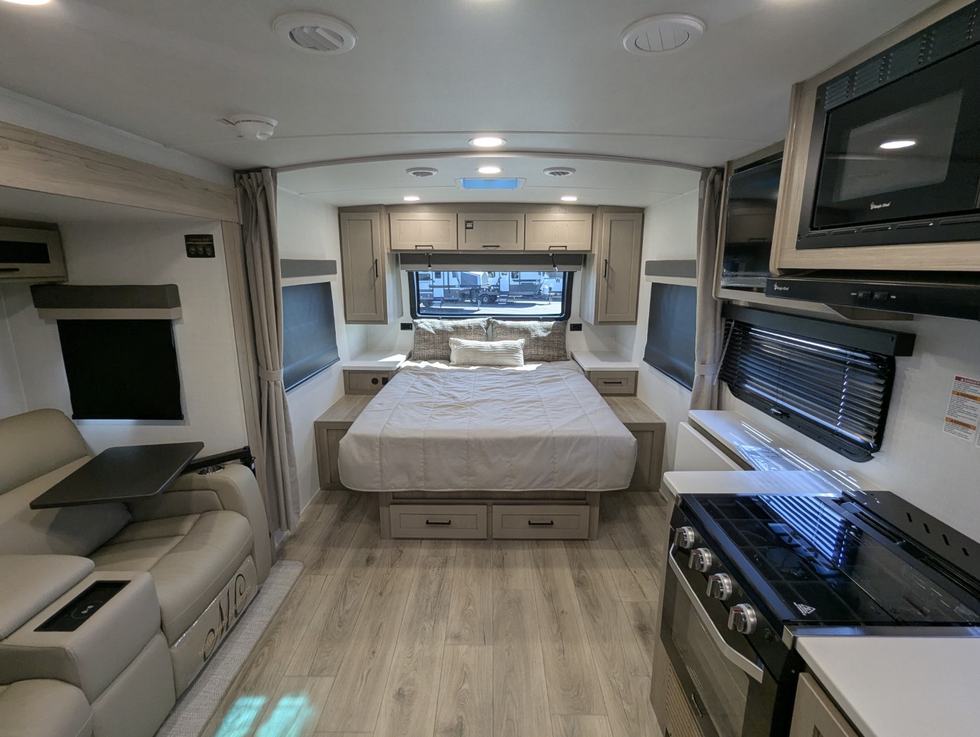 2026 Forest River Rockwood Mini Lite 2205S - Image 9