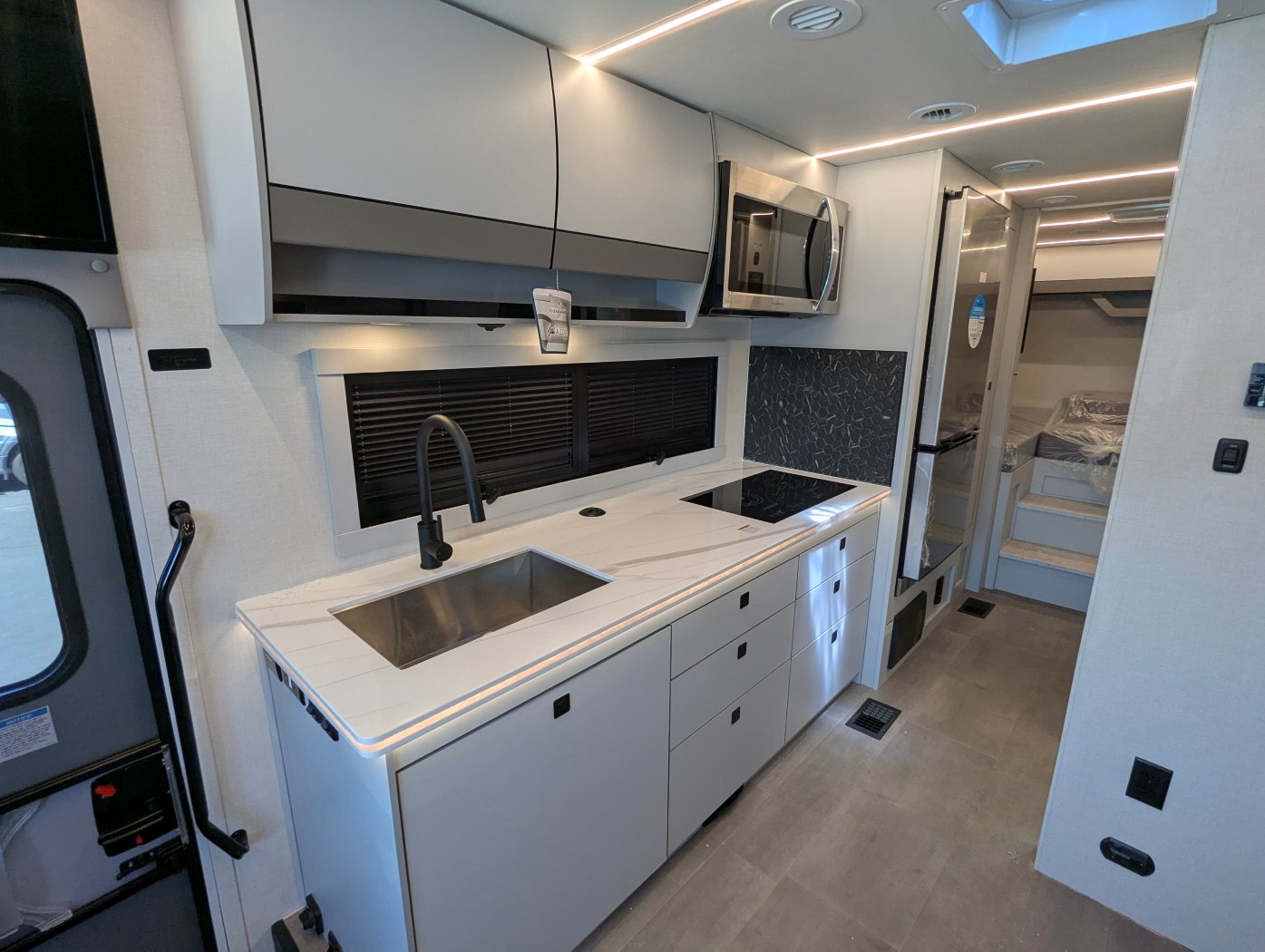 2026 Coachmen Euro 25TB - Image 11
