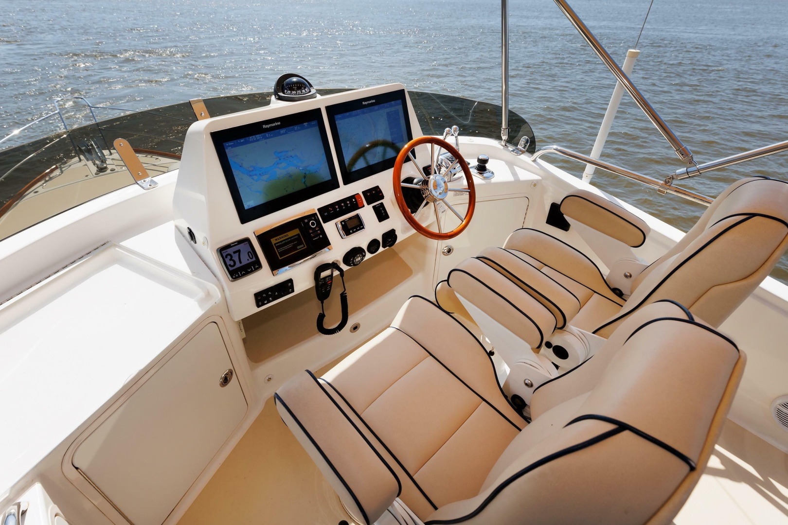 2016 Sabre 42 Fly Bridge Sedan - Image 27