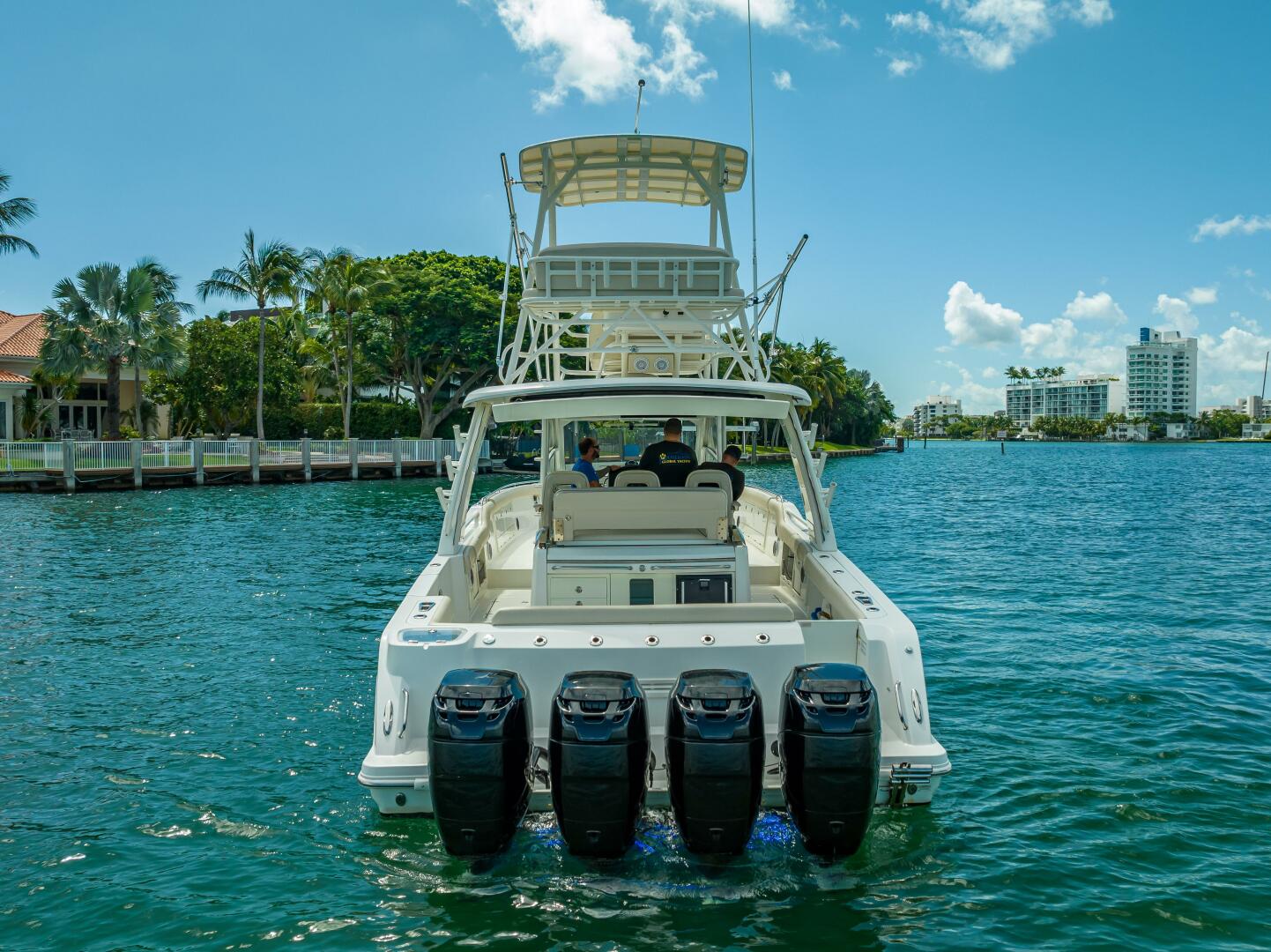 2016 Boston Whaler - Image 8