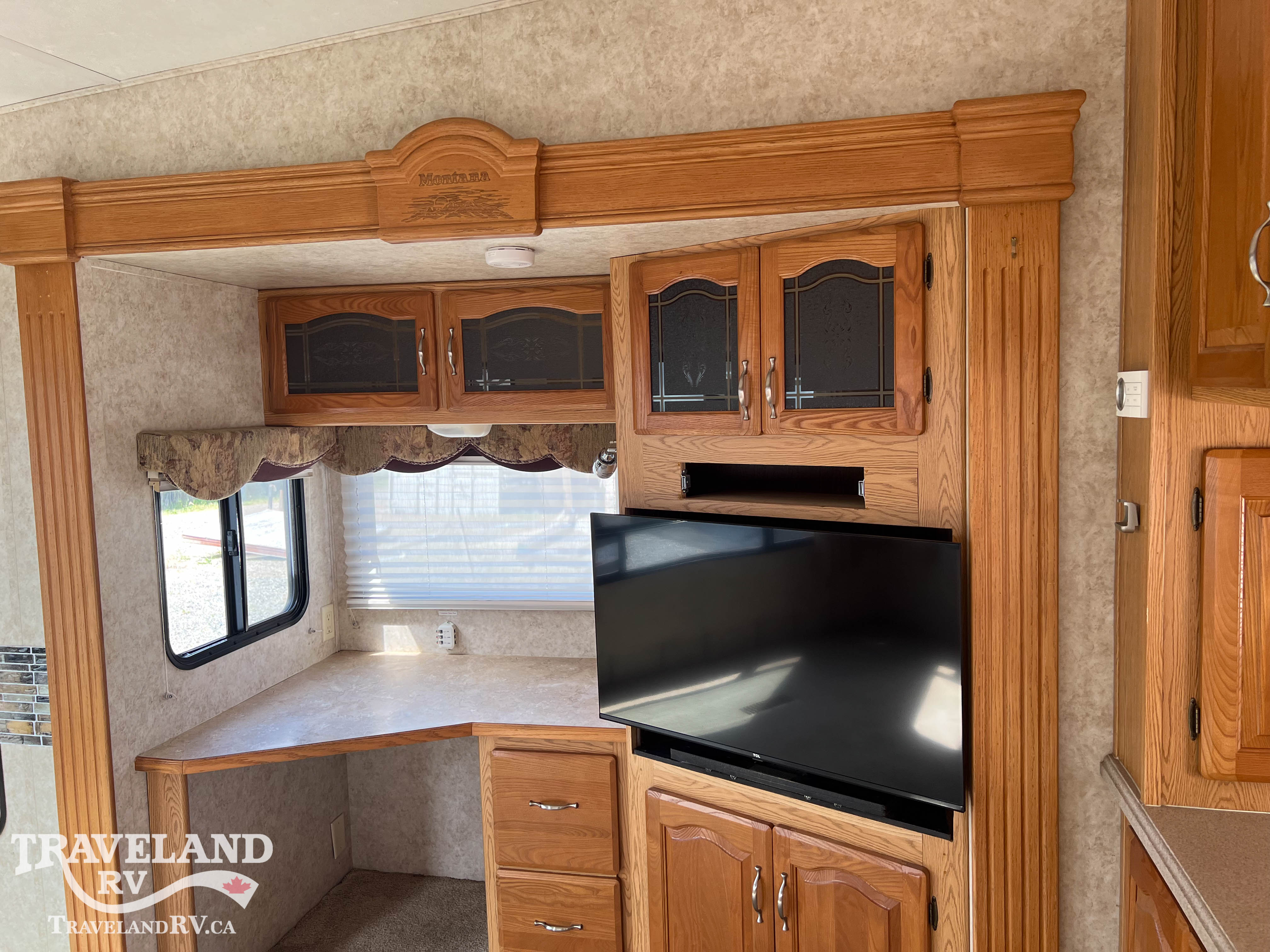 2006 KEYSTONE MONTANA 3400RL - Image 13
