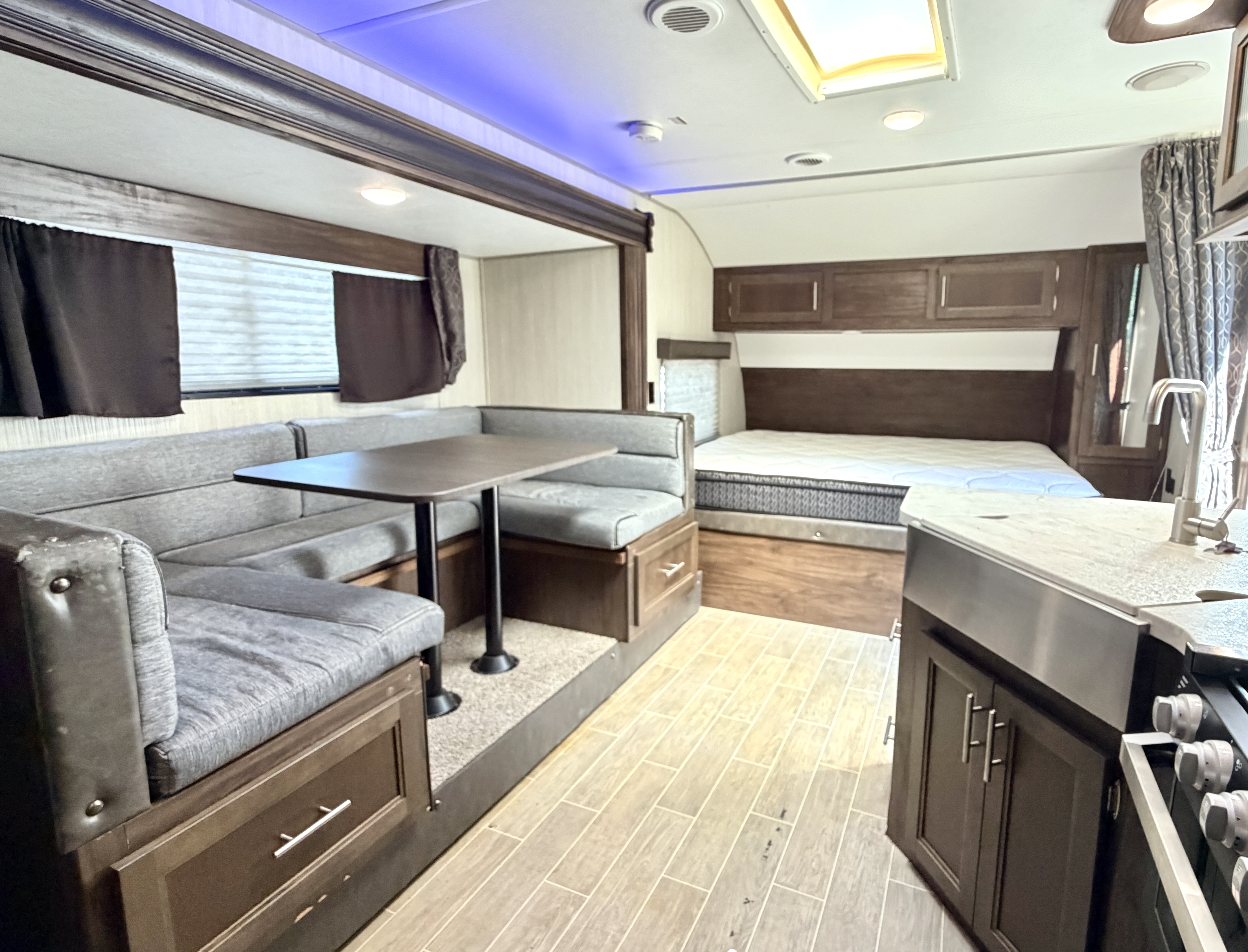 2020 Forest River Cherokee Grey Wolf 27RR - Image 11