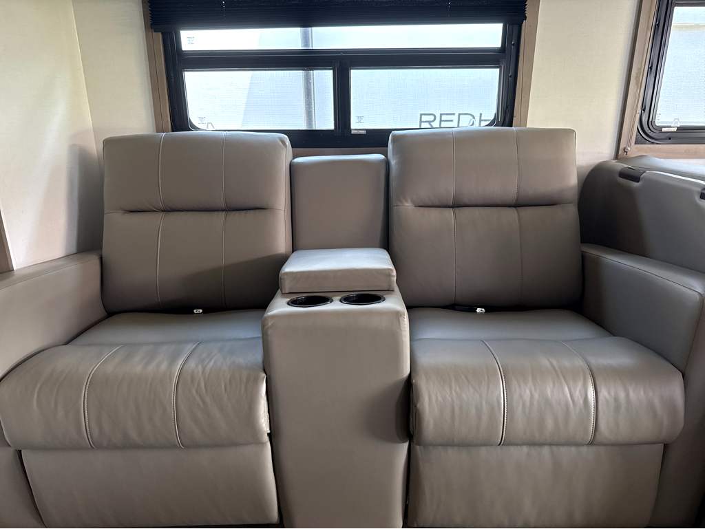 2027 ENTEGRA COACH ODYSSEY 30Z - Image 18