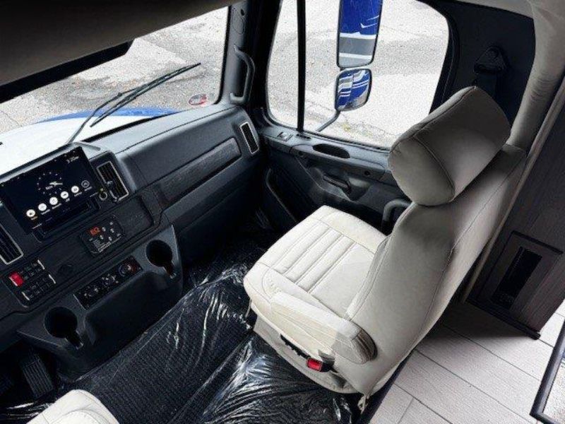 2026 Entegra Coach Accolade XL 37M - Image 9