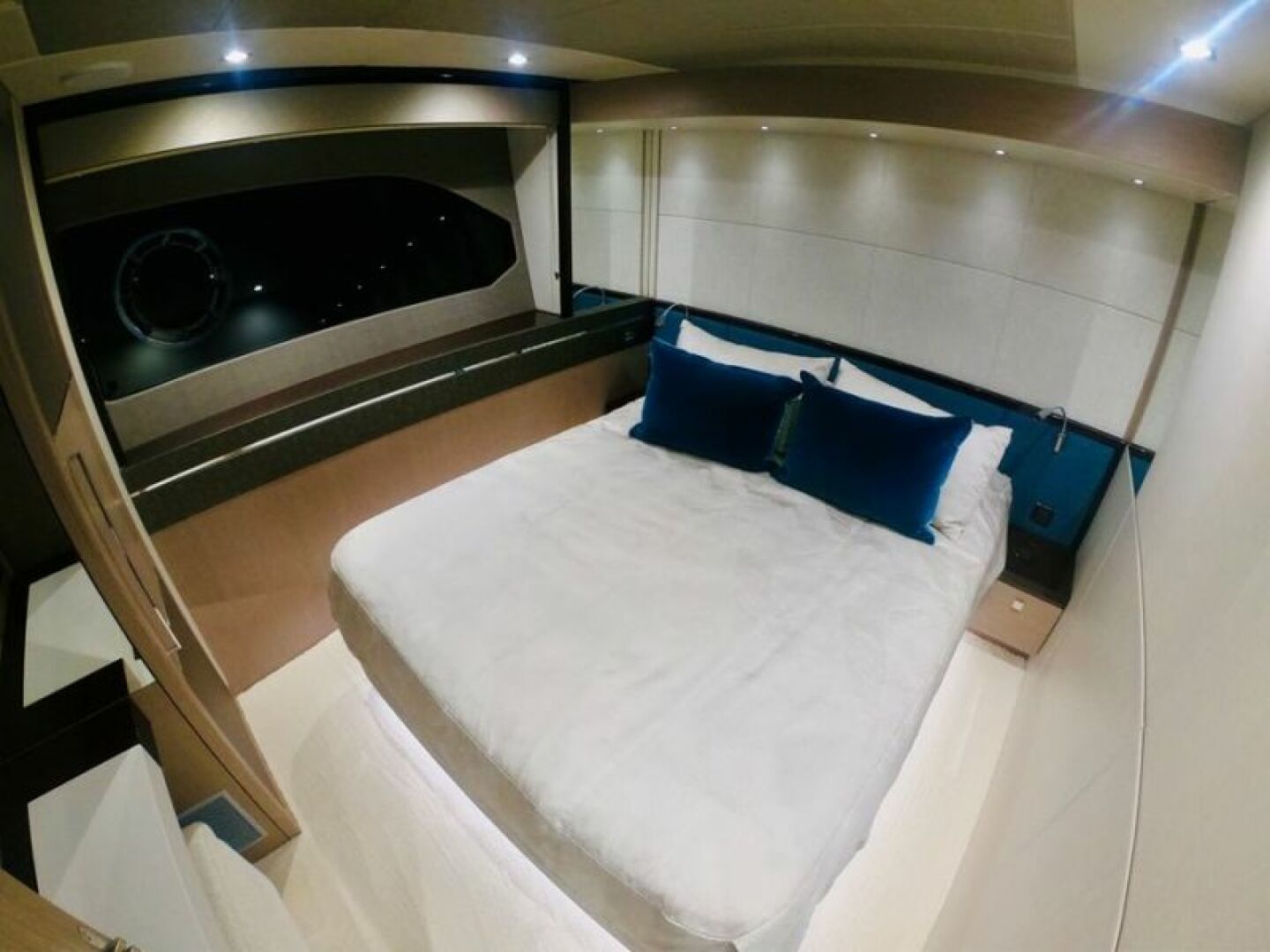2018 Sunseeker Yacht - Image 19