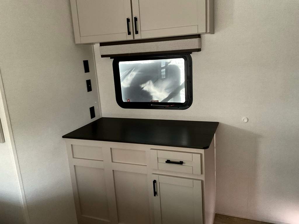 2027 JAYCO SEISMIC 265 - Image 30
