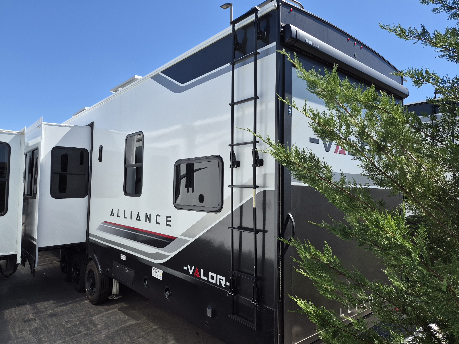2027 Alliance RV Valor 44V14 - Image 3