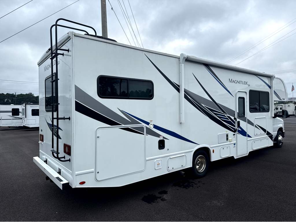 2025 Thor Motor Coach MAGNITUDE GA31 - Image 4