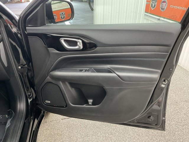 2025 Jeep Compass Limited 4x4 - Image 25