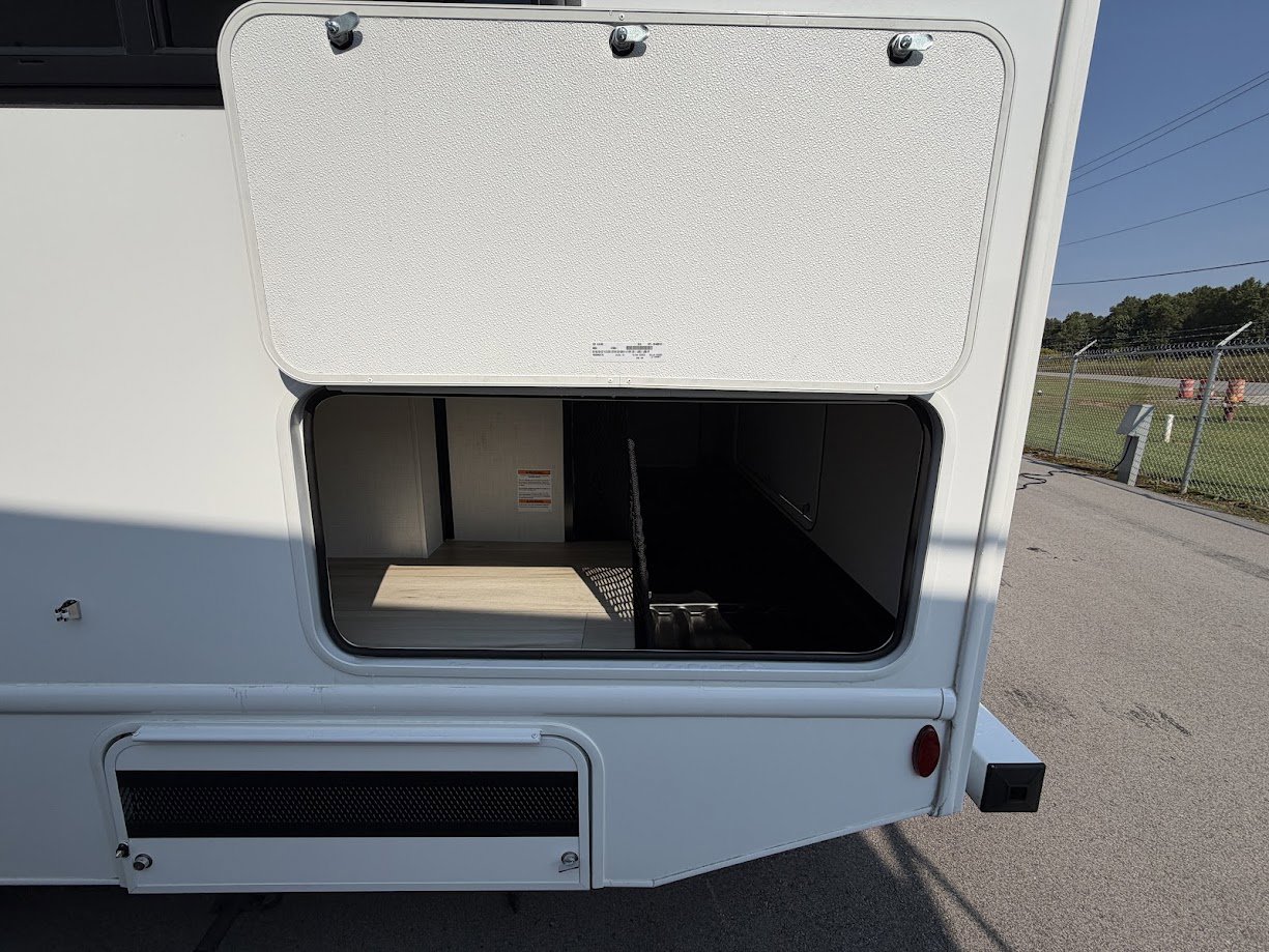 2026 THOR MOTOR COACH MAGNITUDE GZ25 - Image 5