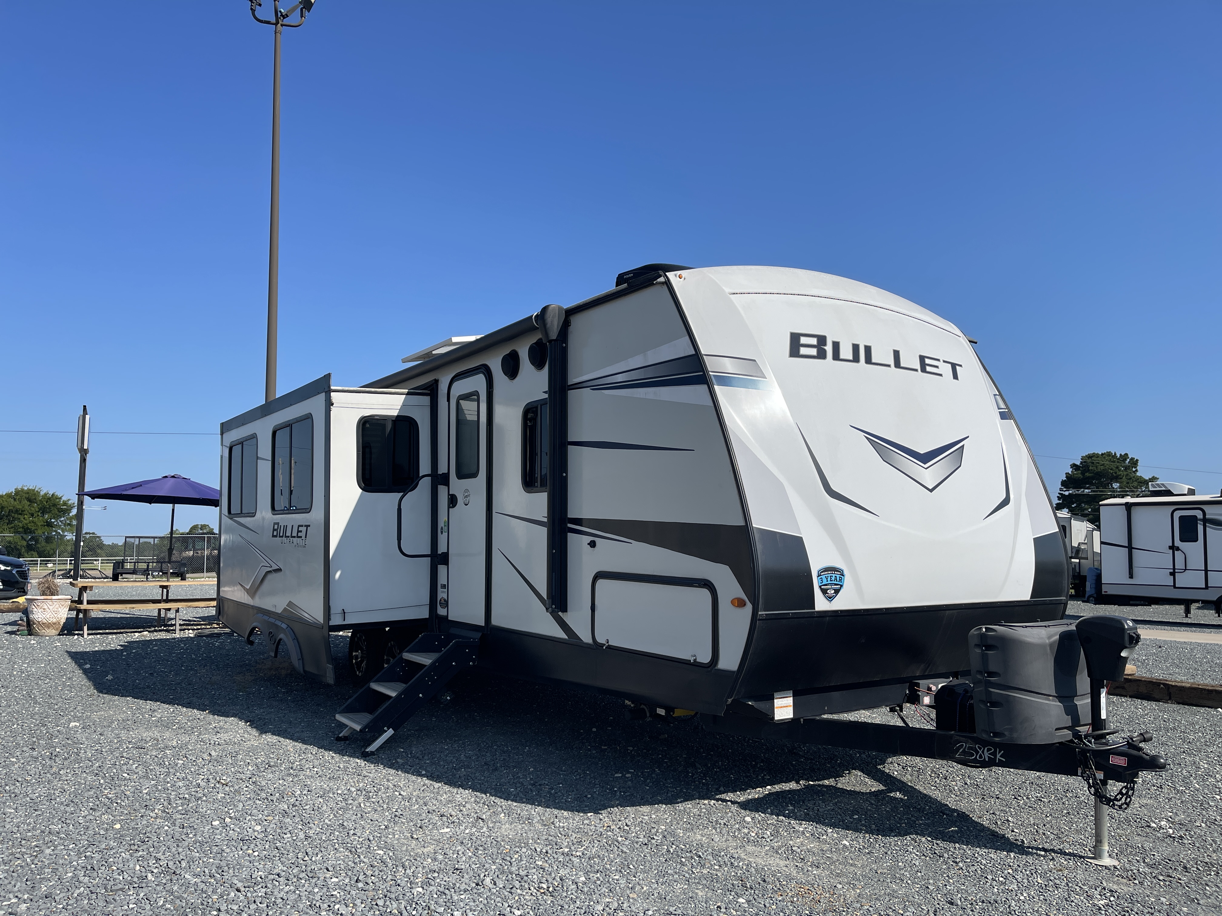 2022 Keystone BULLET 258RKS - Image 1