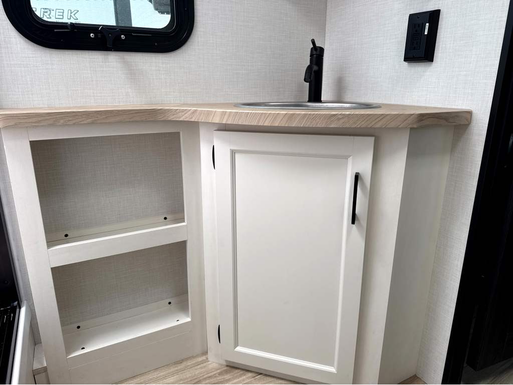 2027 VENTURE RV SPORTTREK 292VRB - Image 11