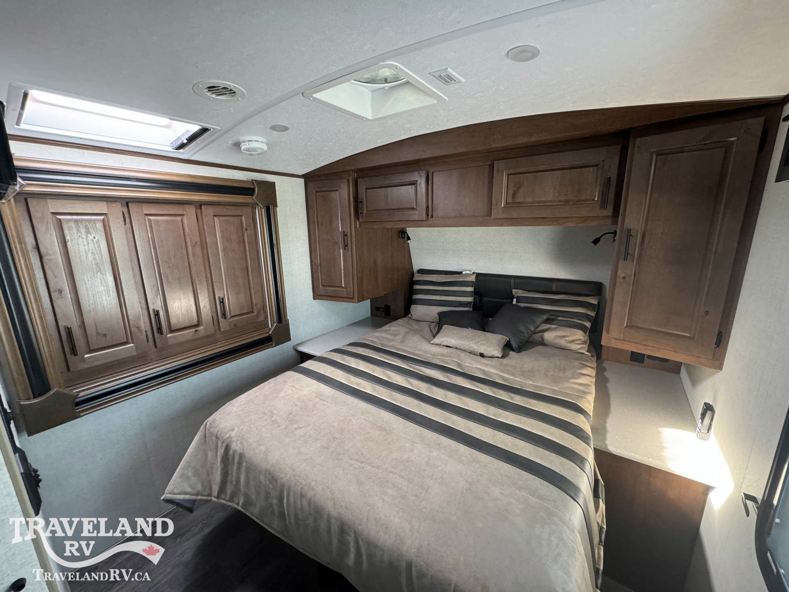 2024 Outdoors RV Titanium Series Black Stone 250RDS - Image 13