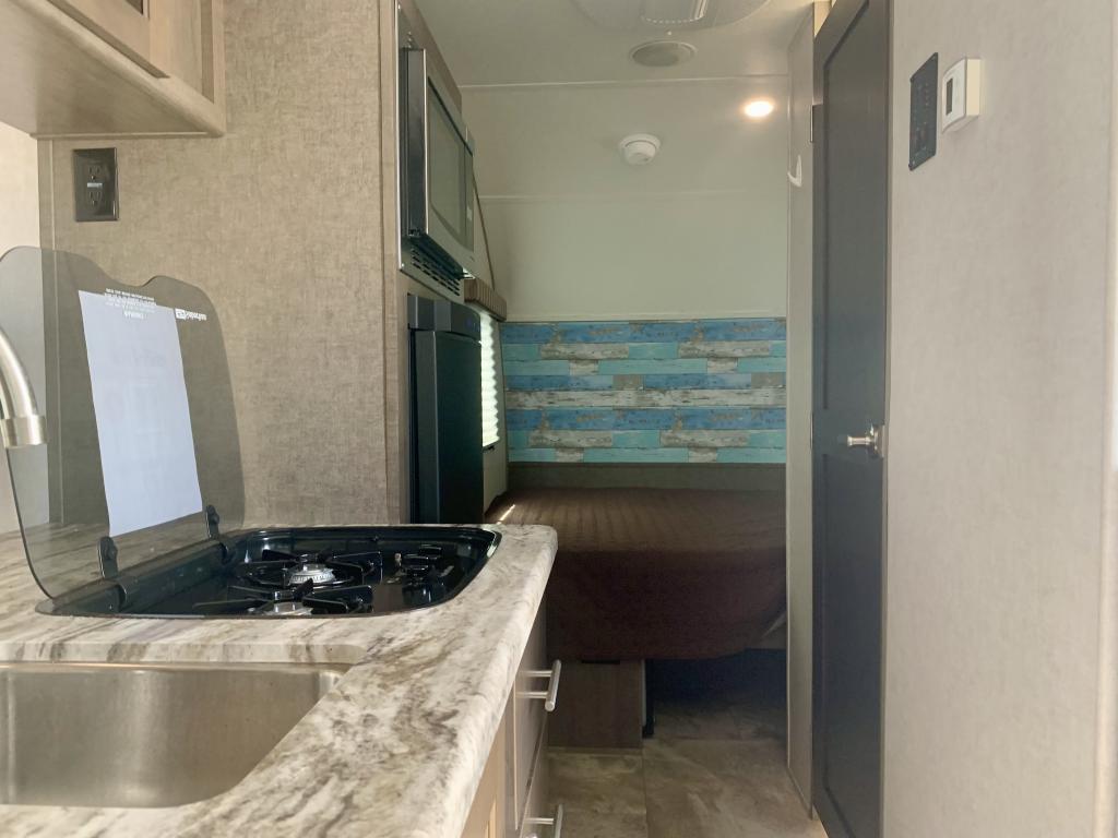 2019 FOREST RIVER 190 - Image 18