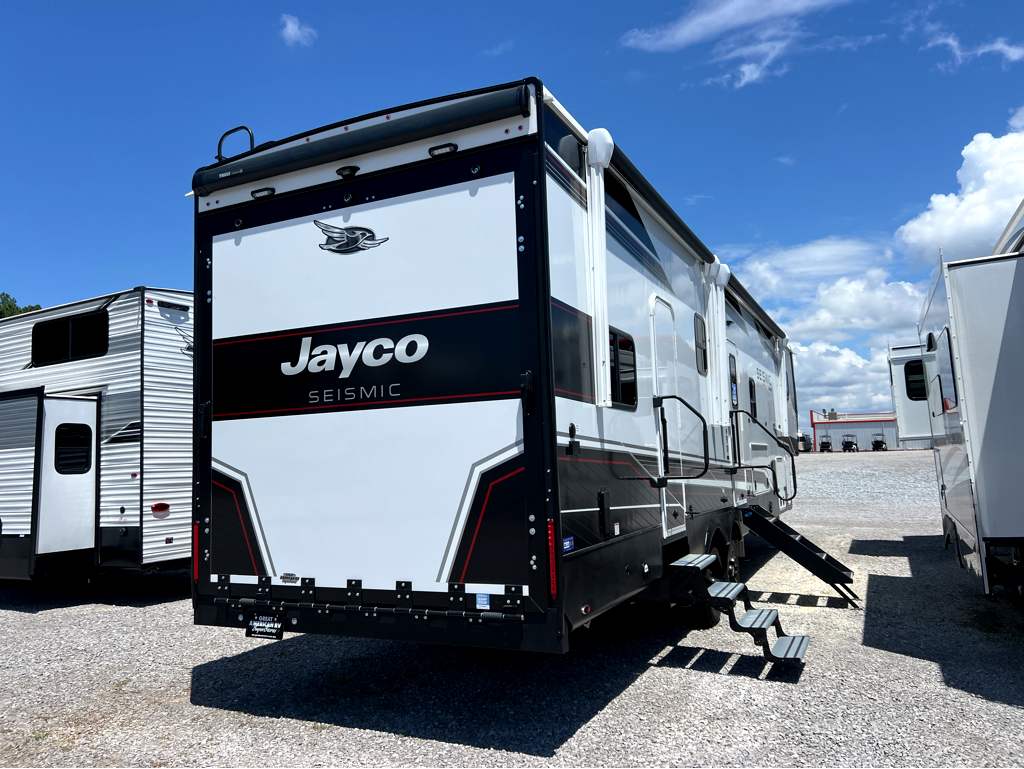 2026 JAYCO SEISMIC 359 - Image 4