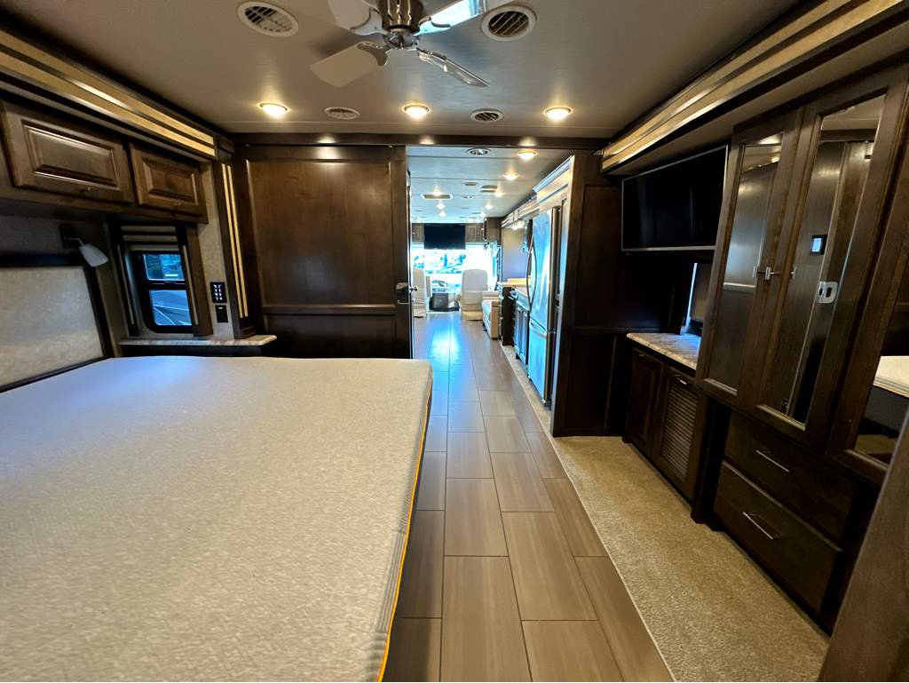 2018 TIFFIN ALLEGRO RED 37BA - Image 23