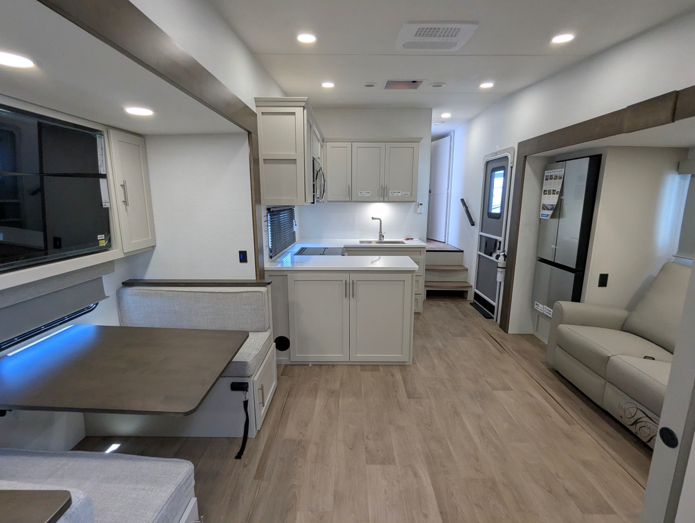 2027 Alliance RV Avenue 30BH - Image 49