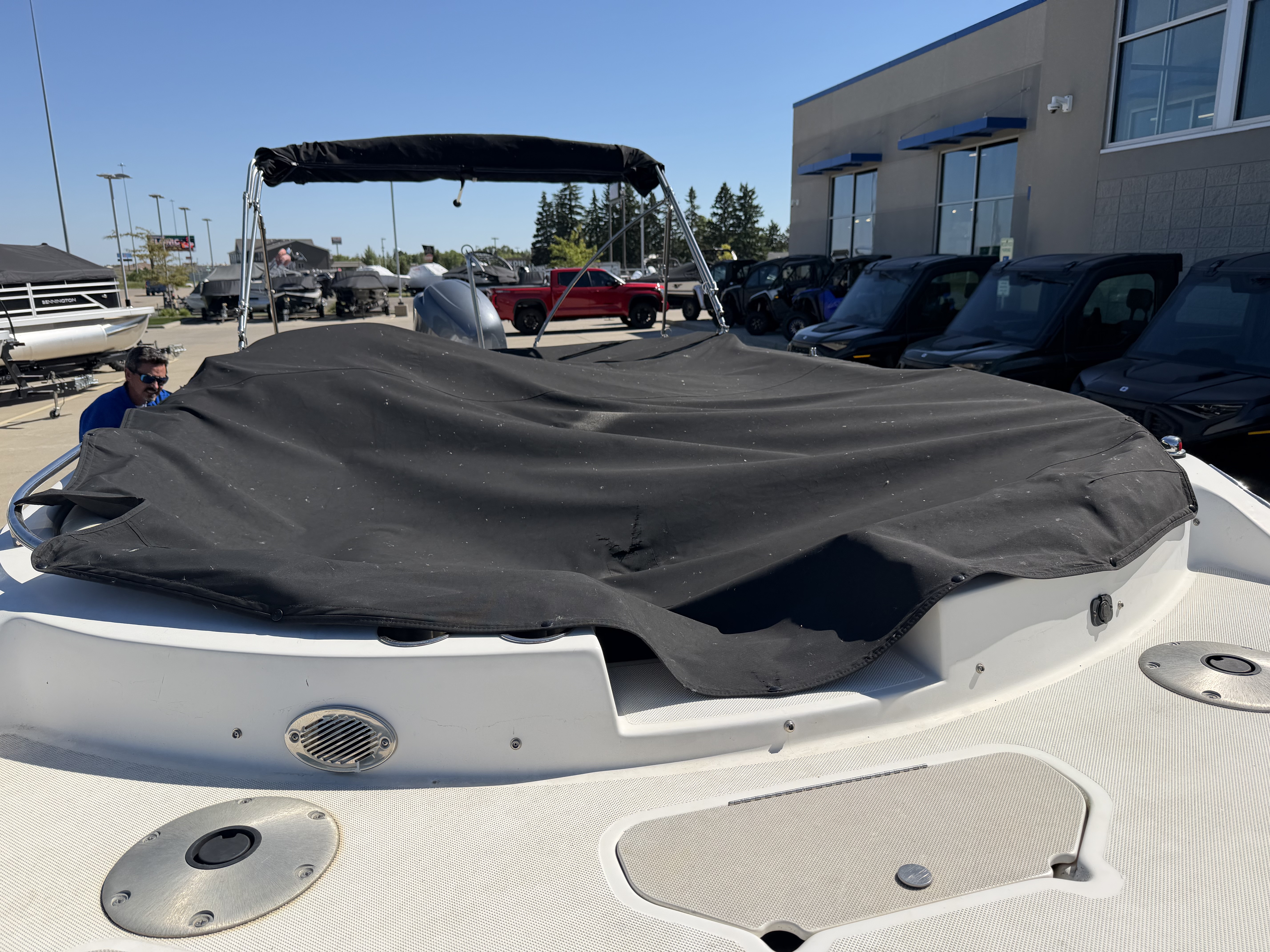 2014 Hurricane Sundeck 201 - Image 1