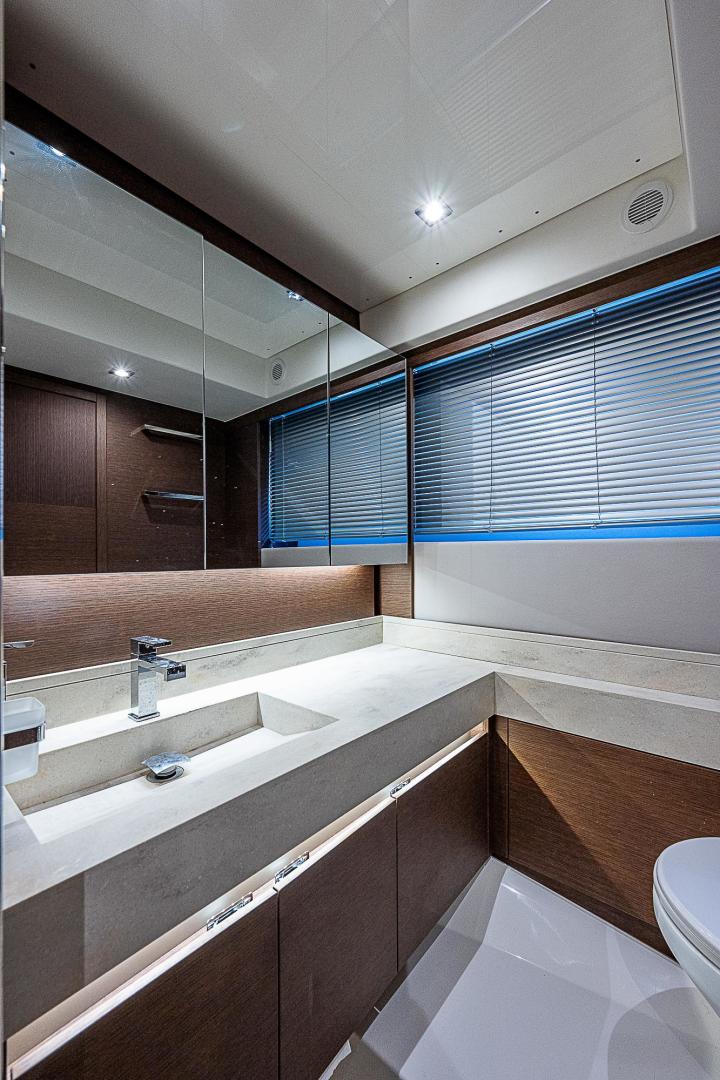 2022 Prestige 520 Fly - Image 31