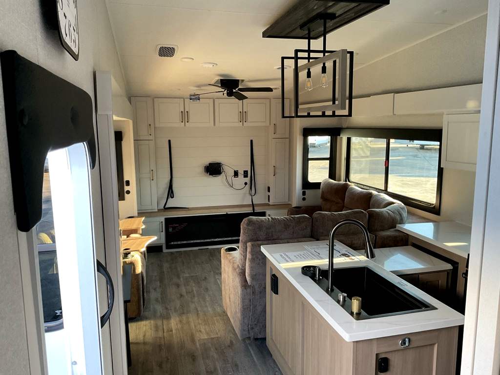 2026 JAYCO Eagle 335 LSTS - Image 20