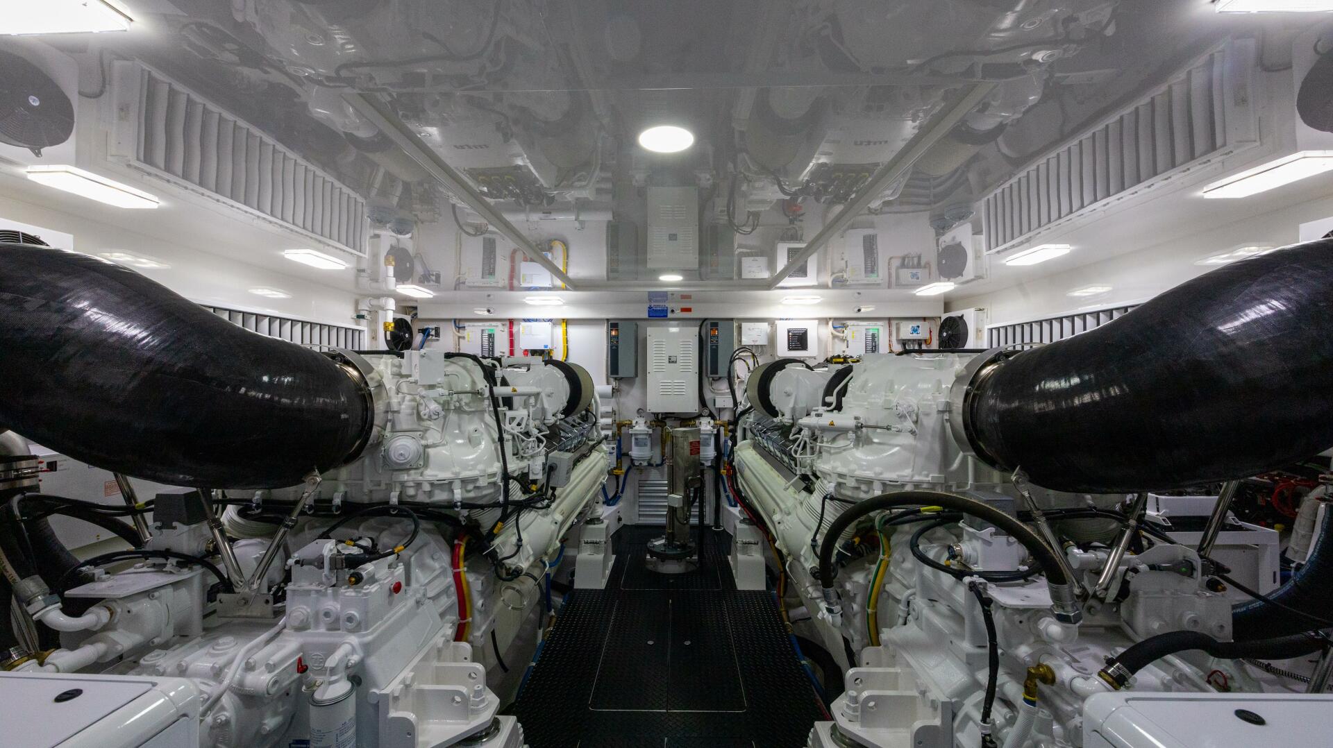 2025 Viking 82 Convertible - Image 62