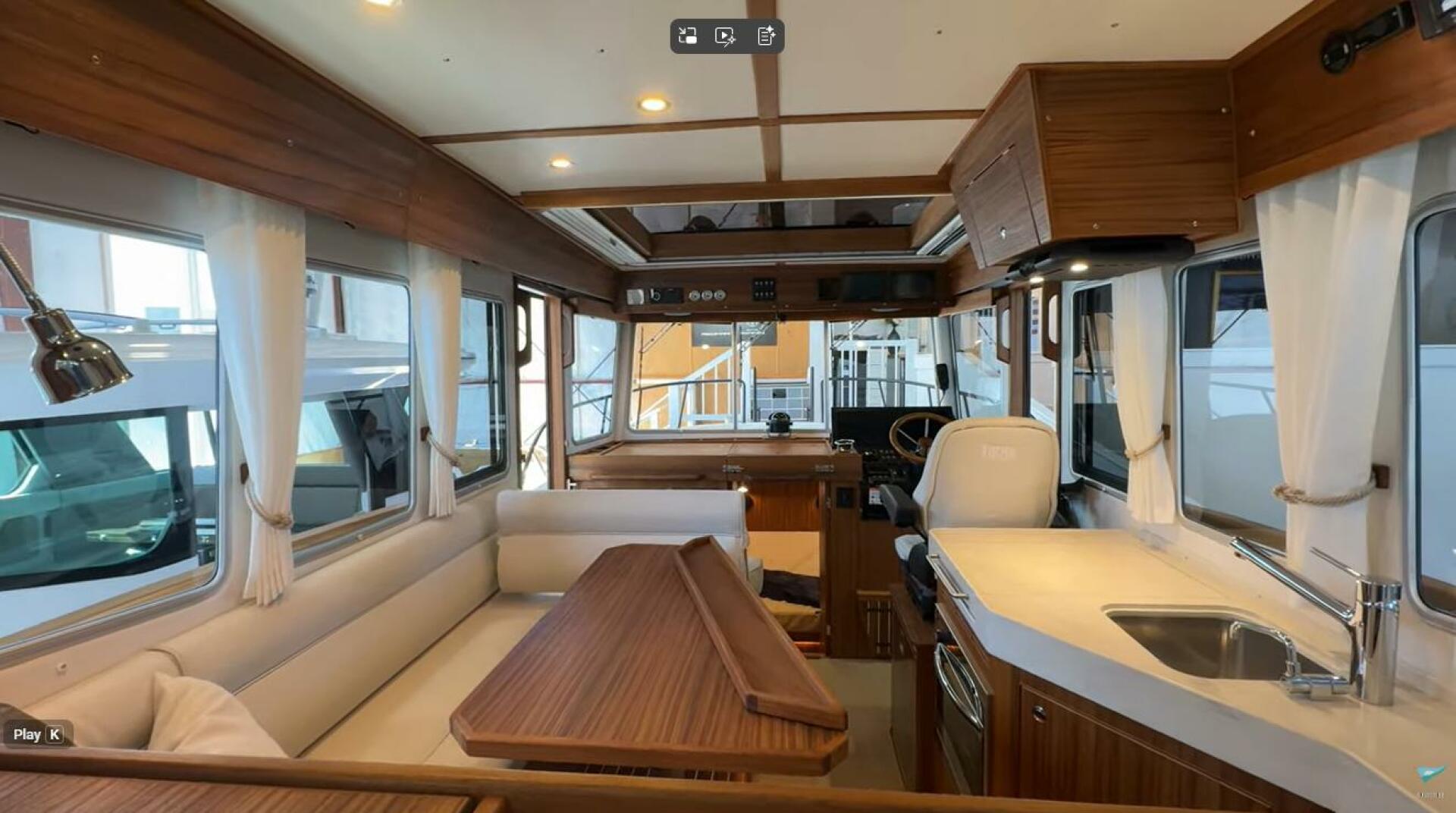 2025 Targa 37 Flybridge - Image 30
